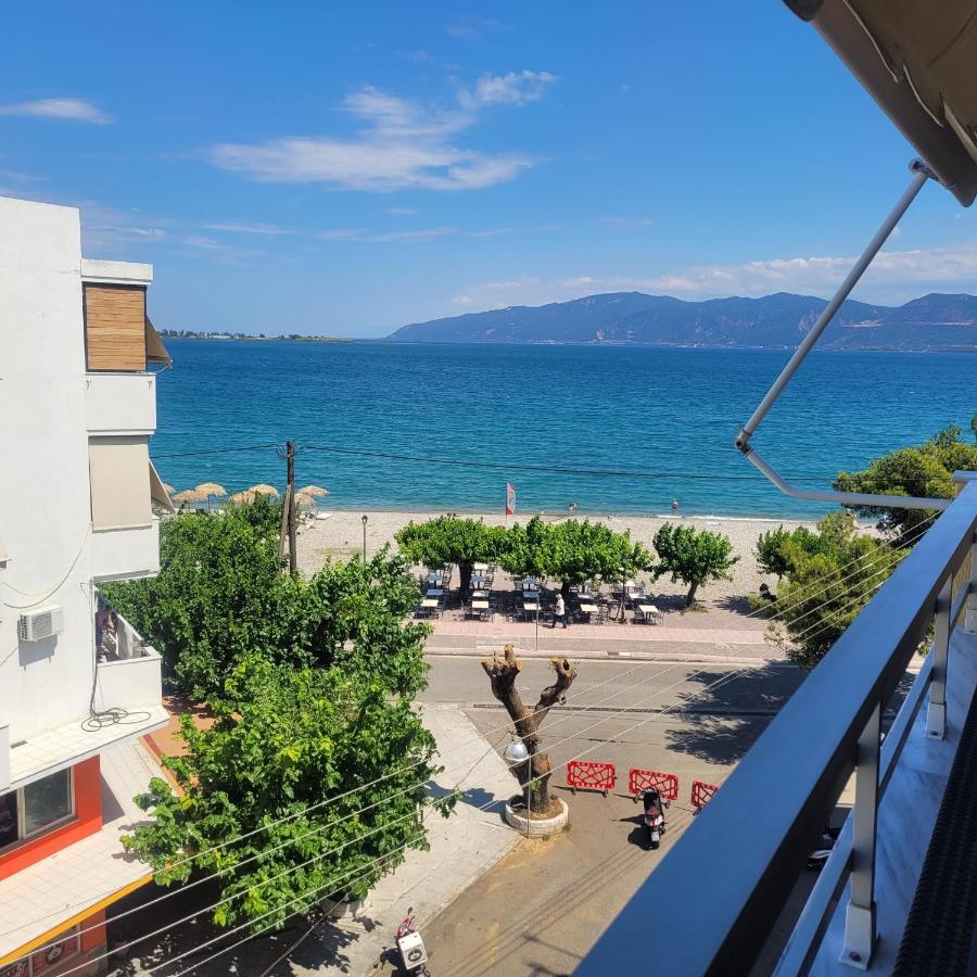 Soficos Sea View Apartment นาฟปาคตอส ภายนอก รูปภาพ